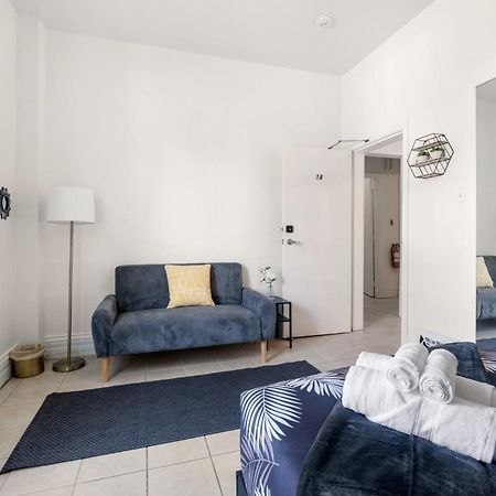 Bedroom In The Corso Italia Neighbourhood Toronto Exterior photo